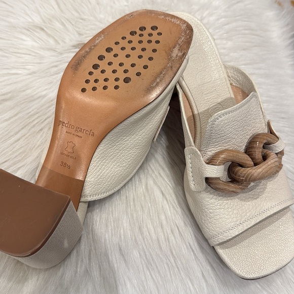 Pedro Garcia Beige Chain Detail Sandals - Picture 5 of 12